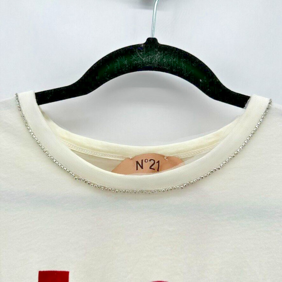 No. 21 Embellished T Shirt Ivory Red Velvet Logo Size 4 Rhinestone Glam Preppy - Picture 6 of 11